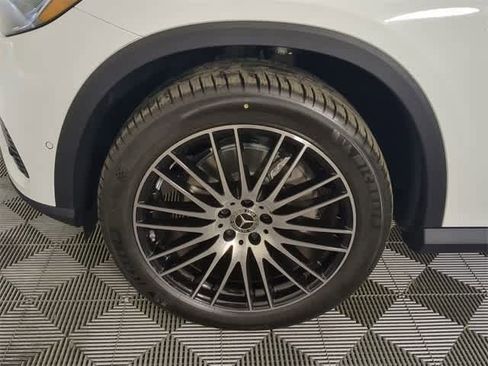 Used 2026 Mercedes-Benz GLC 300 4MATIC image 12