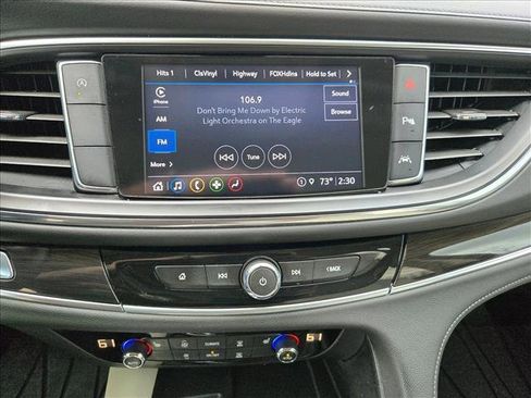 Used 2022 Buick Enclave Essence w/ Sport Touring Edition image 13