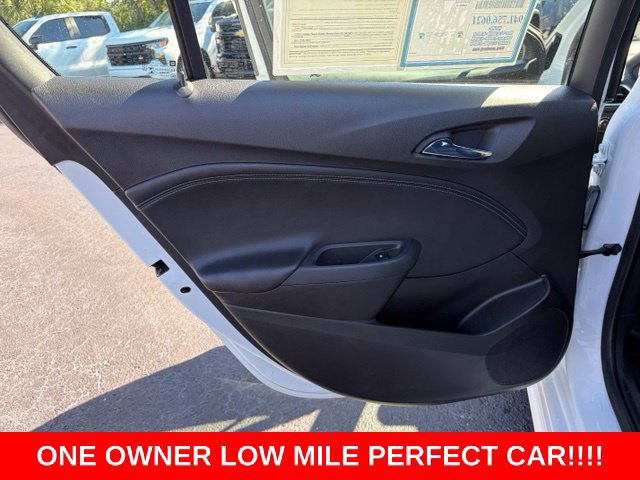 Used 2018 Chevrolet Cruze Premier FWD image 13