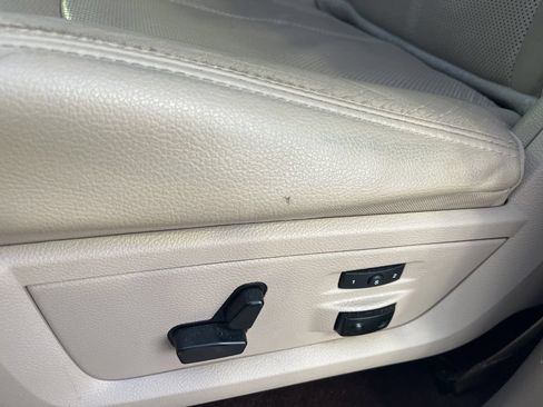 Used 2018 RAM 1500 Laramie w/ Convenience Group AWD/4WD image 10