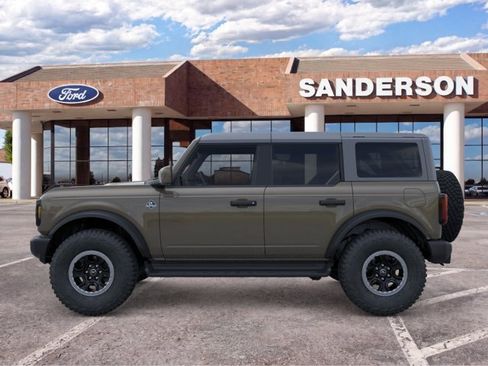 New 2026 Ford Bronco Outer Banks w/ Sasquatch Package AWD/4WD image 3