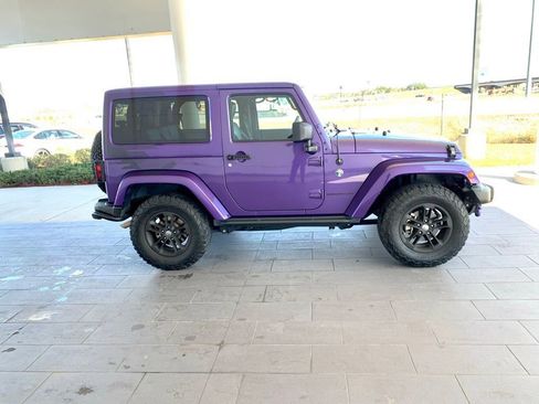 Used 2017 Jeep Wrangler Sahara image 4