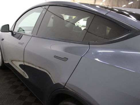 Used 2021 Tesla Model Y Long Range AWD/4WD image 10