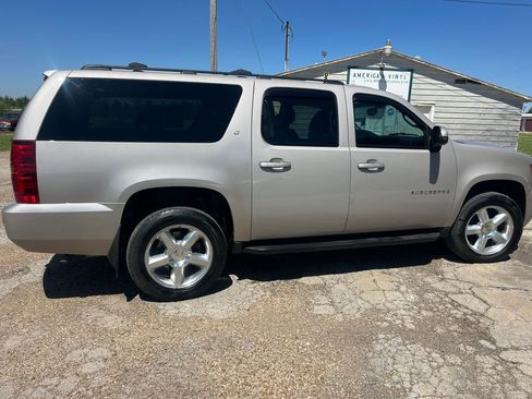 Used 2009 Chevrolet Suburban LT AWD/4WD image 4