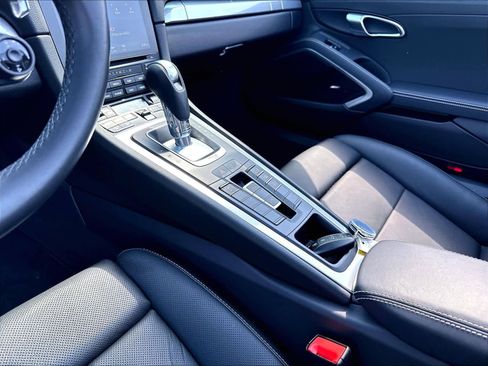 Used 2024 Porsche 718 Boxster RWD image 20