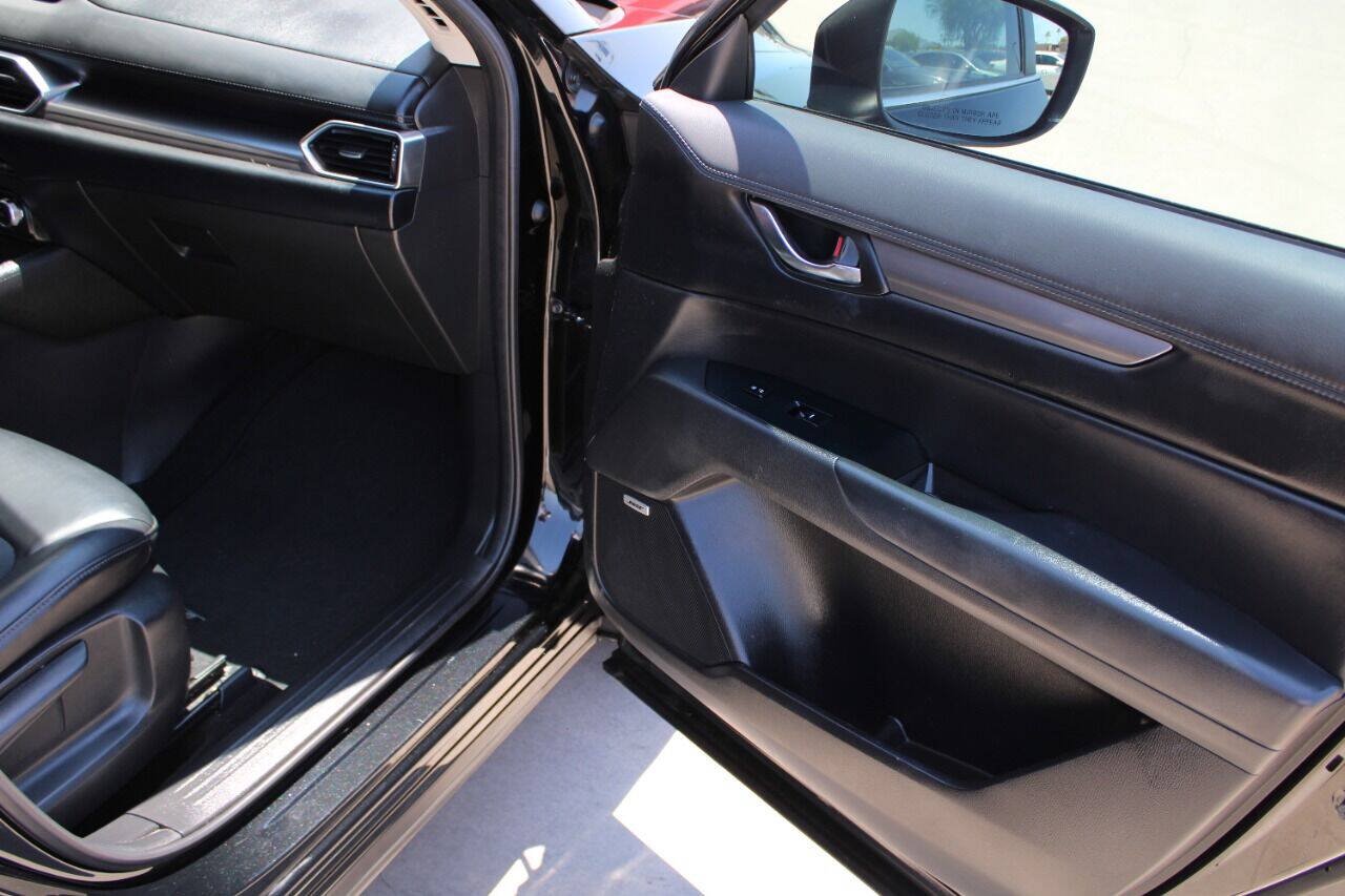 Used 2018 MAZDA CX-5 Touring w/ Preferred Equipment Package FWD image 11