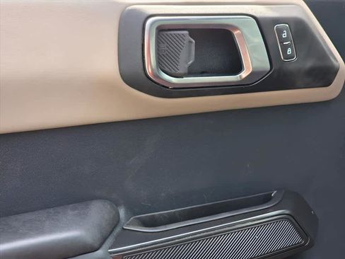 Used 2024 Ford Bronco Wildtrak image 16