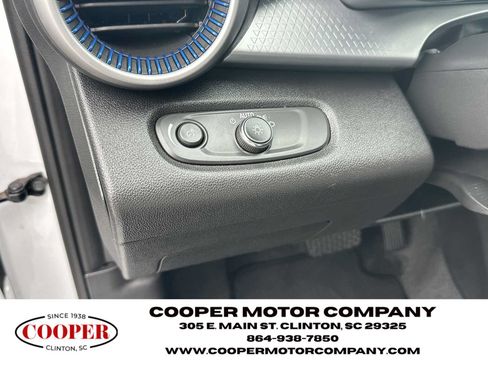Used 2025 Chevrolet Trax LS FWD image 27
