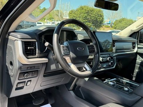 Used 2024 Ford Expedition Max XLT image 16