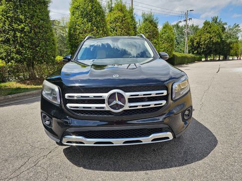 Used 2020 Mercedes-Benz GLB 250 w/ Premium Package image 8