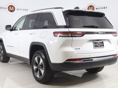 Used 2023 Jeep Grand Cherokee 4WD 4xe image 4