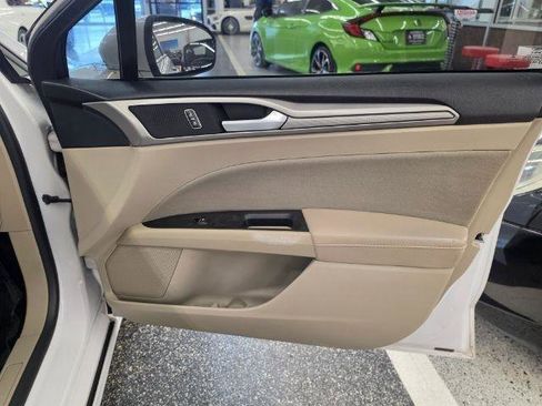 Used 2018 Ford Fusion SE FWD image 26