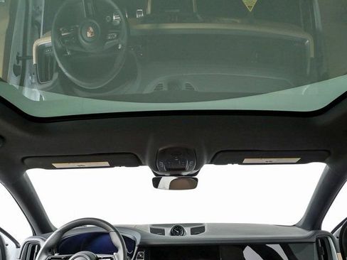 New 2026 Porsche Cayenne S image 20