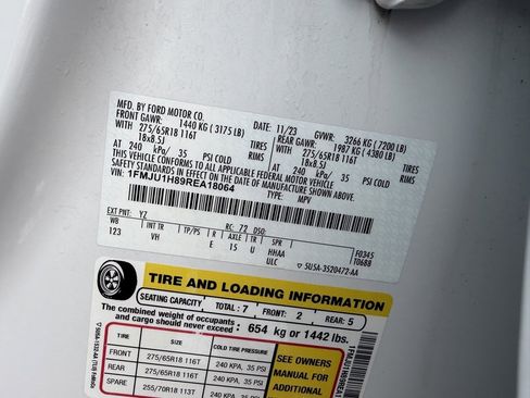 Used 2024 Ford Expedition XLT image 32