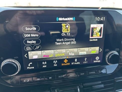 Used 2024 Nissan Pathfinder SL image 15