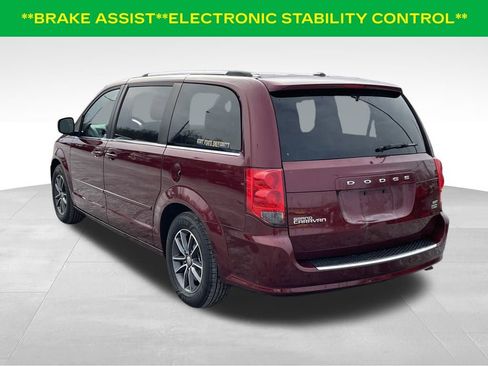 Used 2017 Dodge Grand Caravan SXT image 9