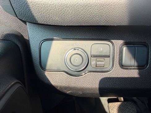 Used 2020 Mercedes-Benz Sprinter 2500 w/ Driver Convenience Package image 19