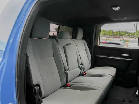 Used 2022 RAM 2500 Big Horn w/ Level C Equiment Group AWD/4WD image 38