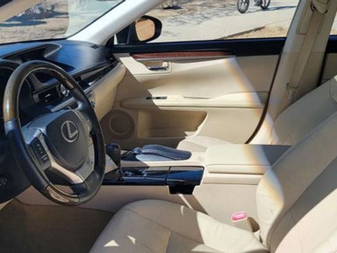 Used 2013 Lexus ES 350 w/ Luxury Pkg image 16