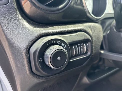Used 2022 Jeep Wrangler Unlimited Sport AWD/4WD image 17