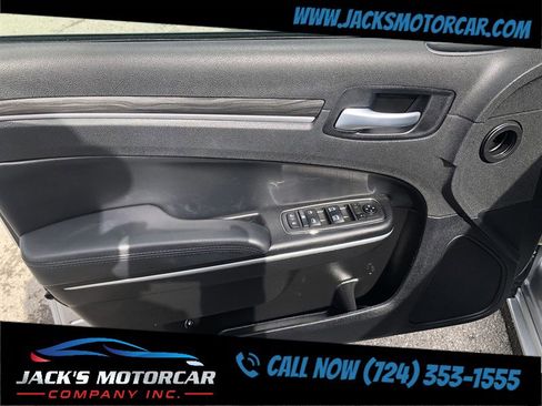 Used 2022 Chrysler 300 Touring w/ Sport Appearance Package image 20