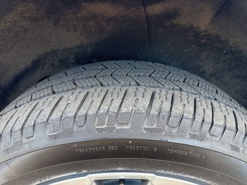 Used 2022 GMC Yukon XL Denali AWD/4WD image 37