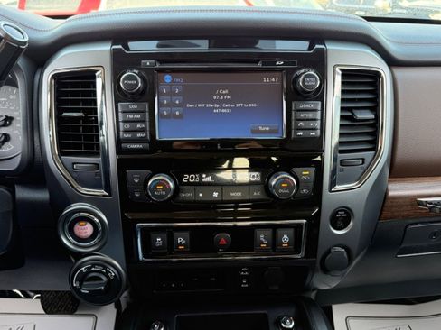 Used 2018 Nissan Titan Platinum Reserve image 21