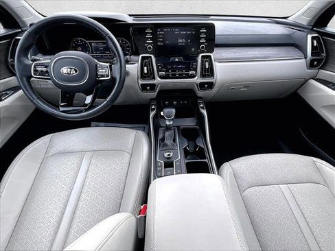 Used 2021 Kia Sorento EX image 16