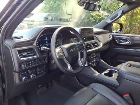 Used 2023 Chevrolet Tahoe Z71 w/ Luxury Package AWD/4WD image 13