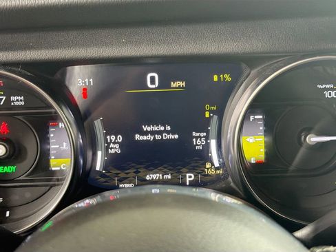 Used 2021 Jeep Wrangler Unlimited Sahara w/ Cold Weather Group AWD/4WD image 15