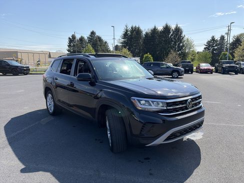 Used 2023 Volkswagen Atlas SE w/ Panoramic Sunroof Package AWD/4WD image 3