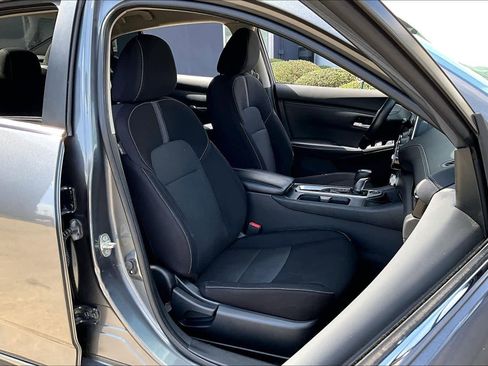 Used 2020 Nissan Sentra SV image 9