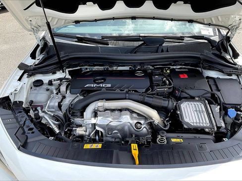 Used 2025 Mercedes-Benz GLA 35 AMG 4MATIC image 32