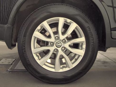 Used 2018 Nissan Rogue SV AWD/4WD image 6