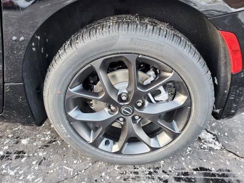 New 2026 Chrysler Pacifica Limited w/ S Appearance Package image 30