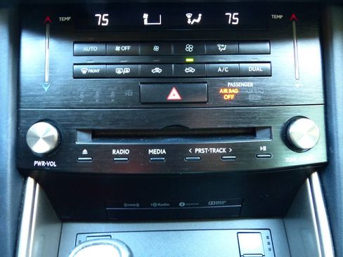 Used 2018 Lexus IS 300 F Sport w/ F Sport Package image 36