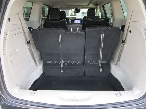 Used 2022 Chrysler Pacifica Limited image 12