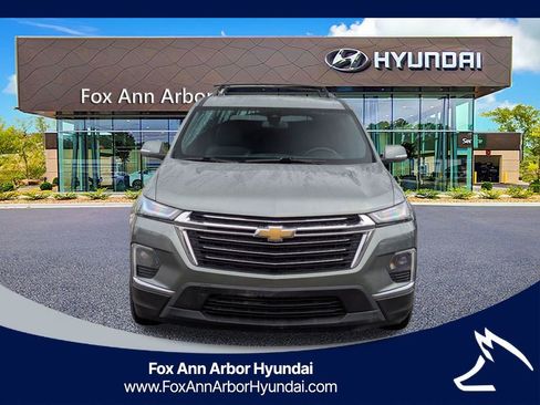 Used 2023 Chevrolet Traverse LT FWD image 8