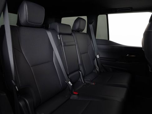 Used 2025 Lexus GX 550 w/ Accessory Package (Z1) AWD/4WD image 28