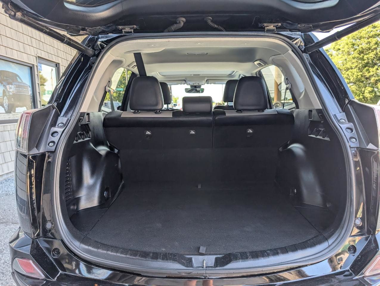 Used 2017 Toyota RAV4 Limited FWD image 24