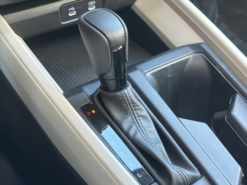 Used 2023 Honda Accord EX image 18