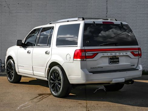 Used 2015 Lincoln Navigator 2WD image 10