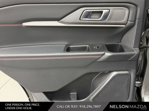 Used 2025 Ford Explorer ST-Line w/ Premium Package RWD image 33