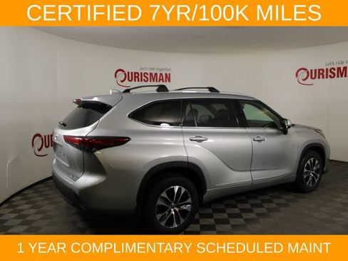 Used 2022 Toyota Highlander XLE AWD/4WD image 7