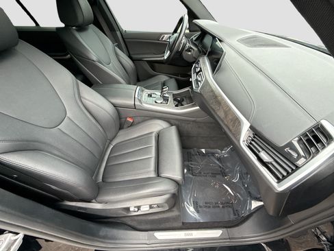 Used 2022 BMW X5 xDrive40i AWD/4WD image 17