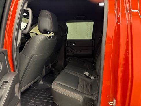 Used 2025 Nissan Frontier PRO-4X AWD/4WD image 18