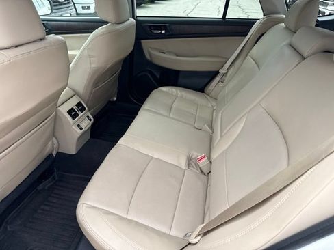 Used 2019 Subaru Outback 2.5i Limited AWD/4WD image 17