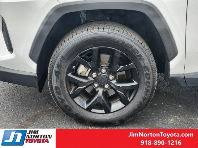 Used 2025 Toyota RAV4 LE FWD image 14