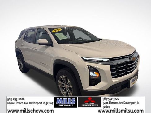 Used 2025 Chevrolet Equinox LT image 3