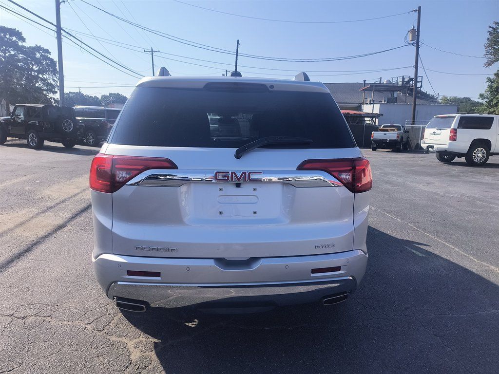 Used 2017 GMC Acadia Denali w/ Technology Package AWD/4WD image 4
